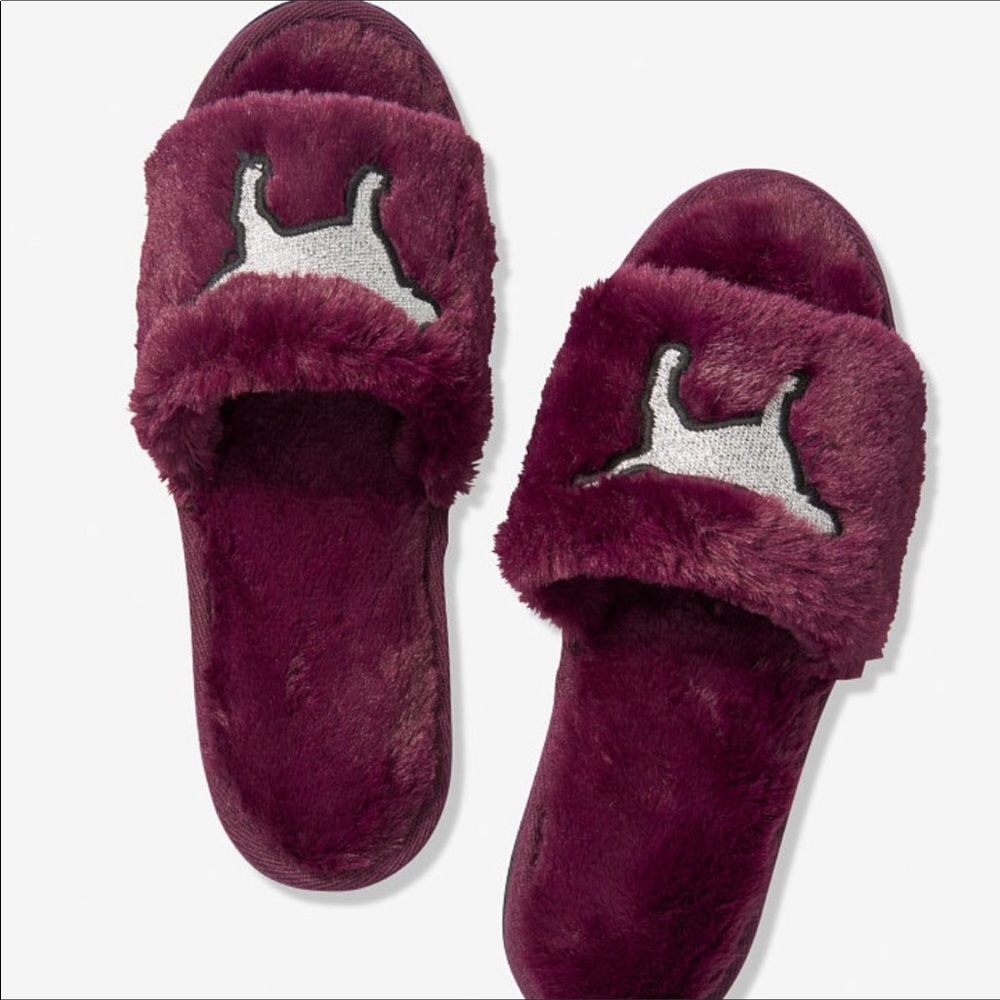 Victoria Secret Pink Slippers! Small like a 7-7.5